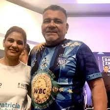 Murió entrenador y pareja de boxeadora mientras ella peleaba.