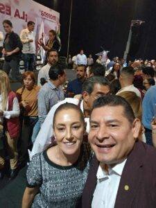 Armenta perdiendo ganó.