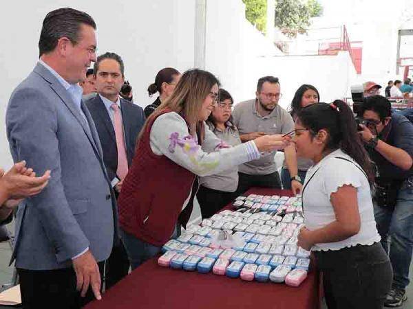 Con entrega de lentes, SEDIF beneficia a 149 niñas, niños y adolescentes.