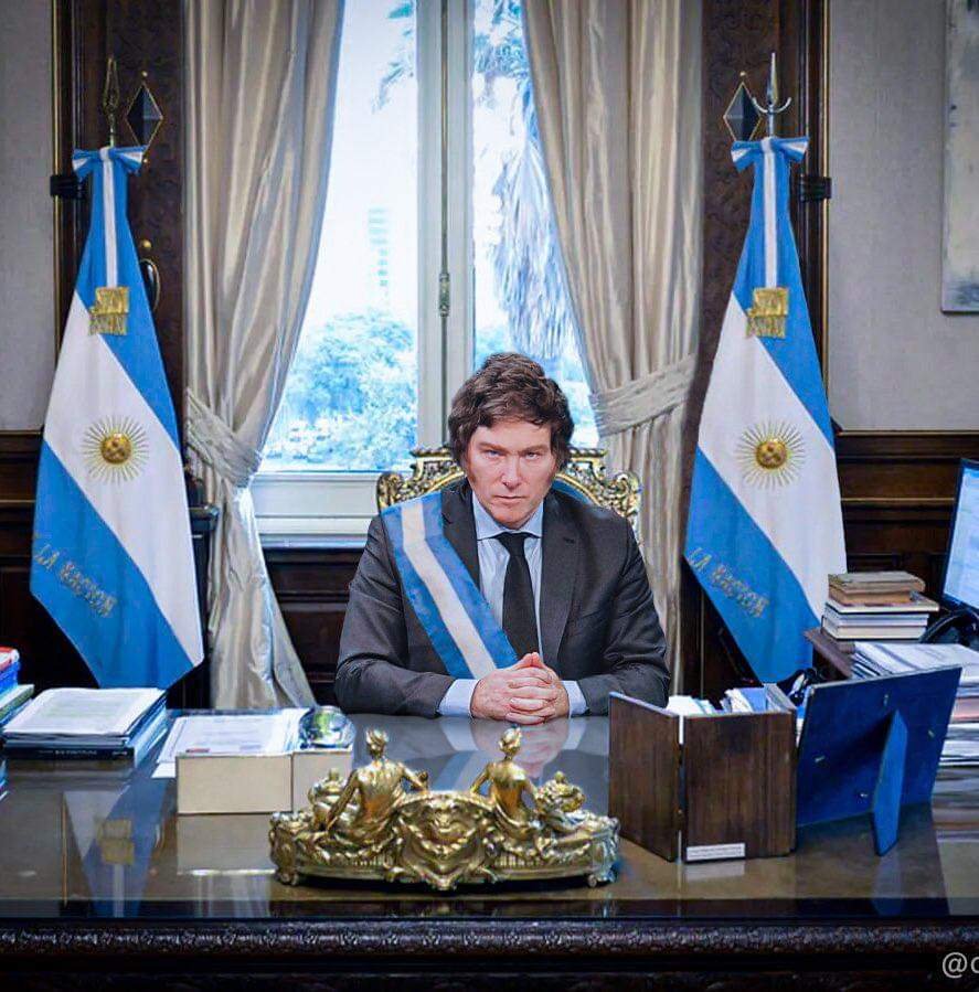 Javier Milei Devalúa Peso más del 50% en Argentina.