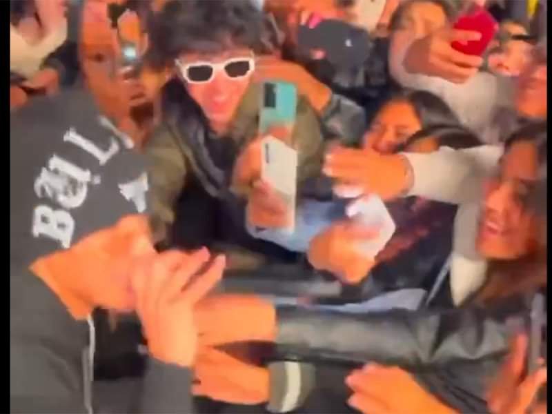 Portazo y estampida en festival de reguetón en Texcoco deja 1 muerto y 22 heridos.