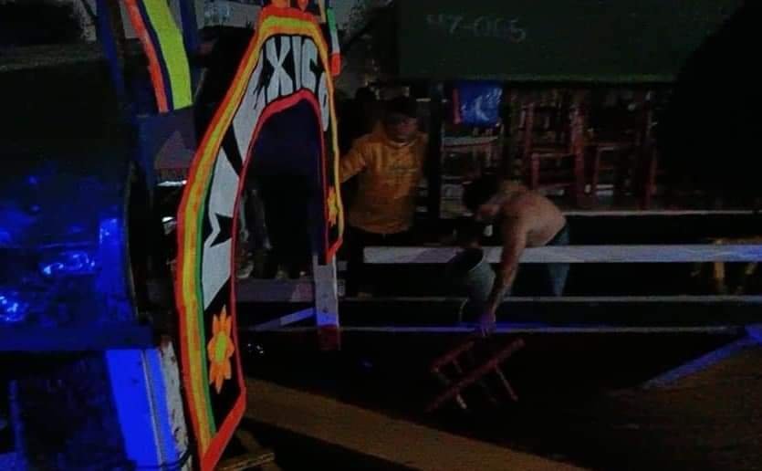 Tachan de irresponsable a alcalde de Xochimilco por accidente en trajineras.