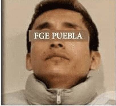 Celoso machetea a su esposa y al amigo de ella.