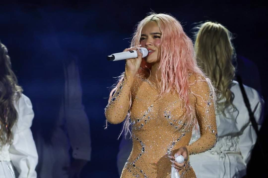Karol G pone a bailar a todo el Estadio Azteca