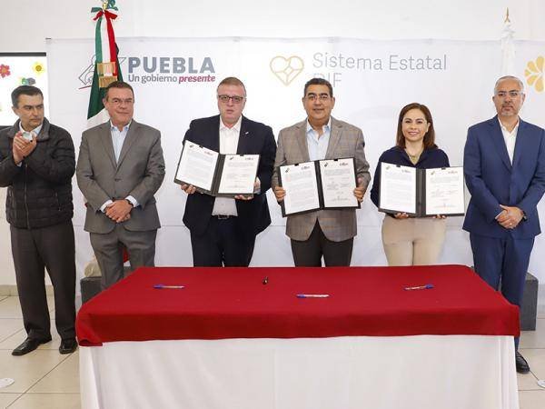 Impulsa gobierno estatal integración laboral de personas bajo tutela del SEDIF.