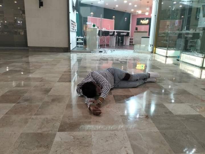Intento de Asalto a una Joyería desata Balacera en Plaza Américas de Boca del Río.