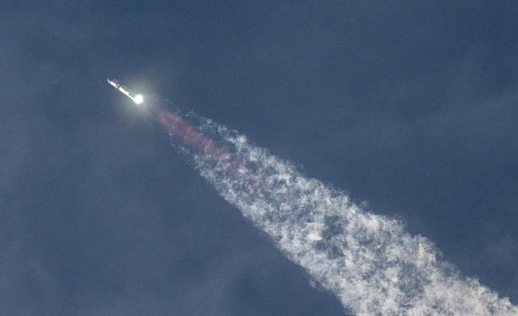 Cohete de SpaceX se destruye en reingreso a la atmósfera.