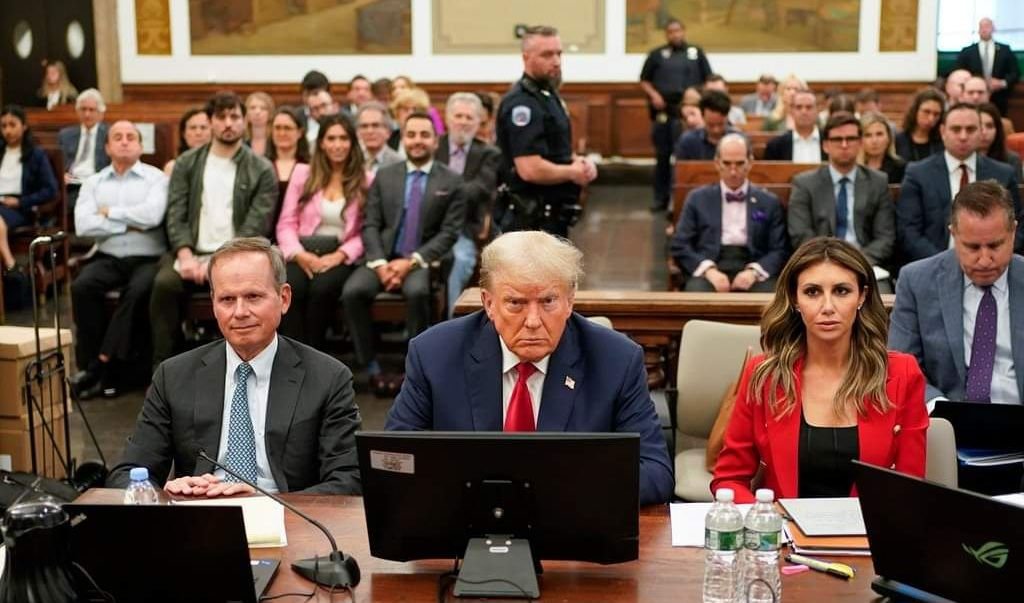 Corte de Nueva York Reduce a 175 Mdd la Fianza de Trump en el Caso por Fraude.