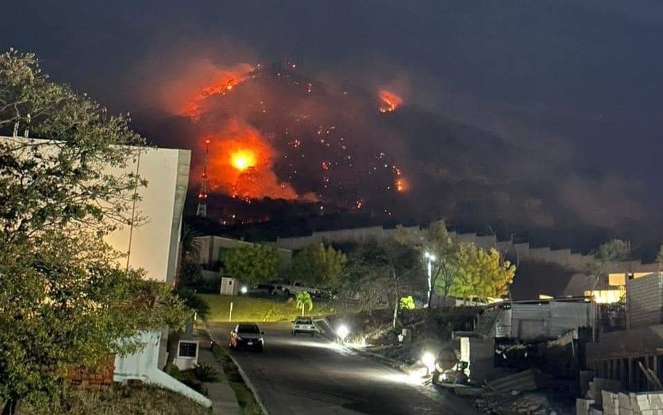 Fuera de Control Incendio en el Cerro Mactumactzá.