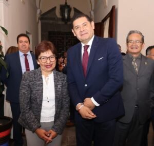 Alumnos BUAP escuchan a Armenta y él se compromete a segunda etapa de C.U 2.