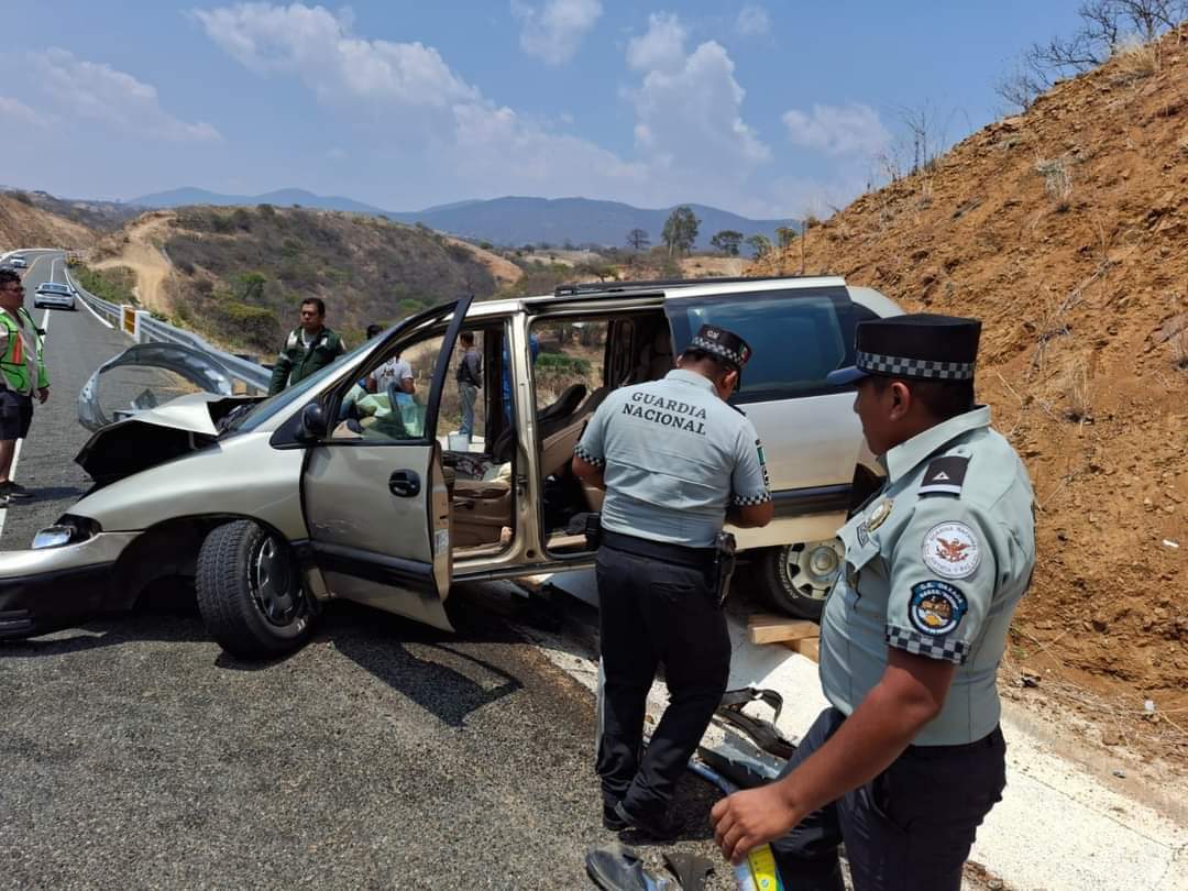 Accidente en Oaxaca Deja 6 Muertos Entre Ellos Migrantes.
