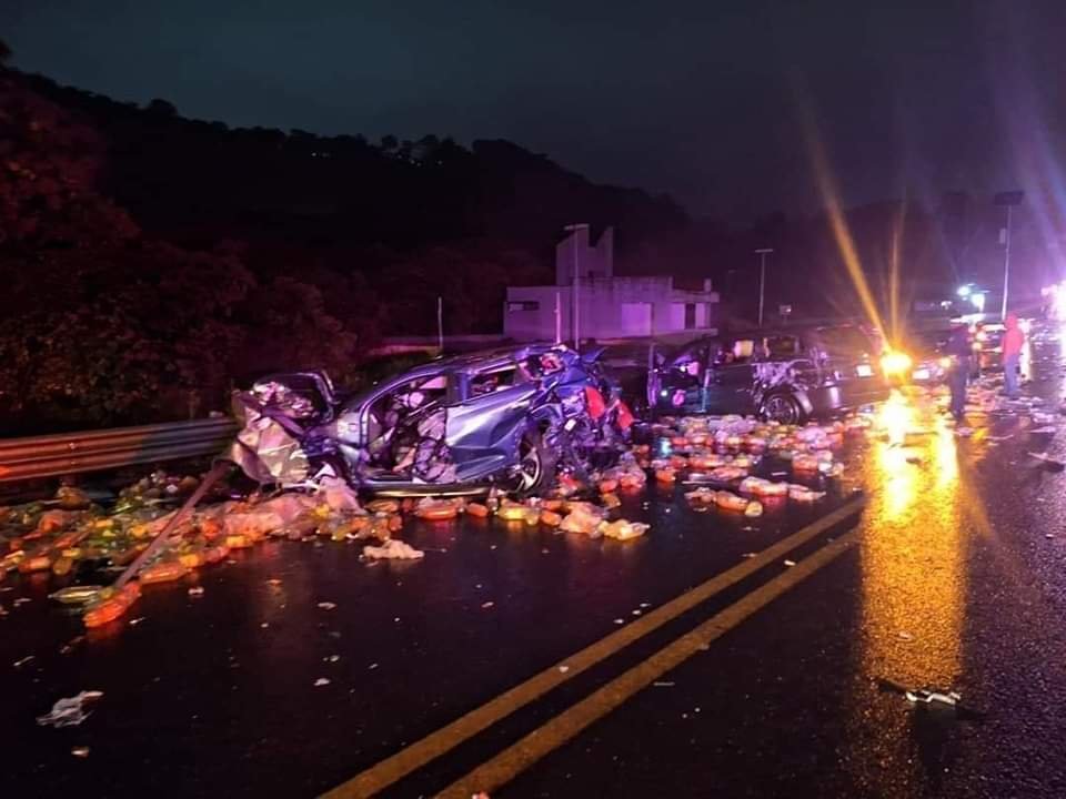 Trágico Accidente en Carretera México-Tuxpan Deja 5 Muertos y 22 Lesionados.