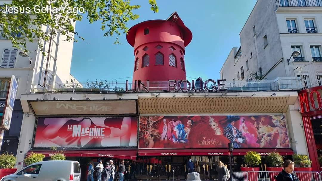 Tras 135 Años las Aspas del Icónico Moulin Rogue se Caen.