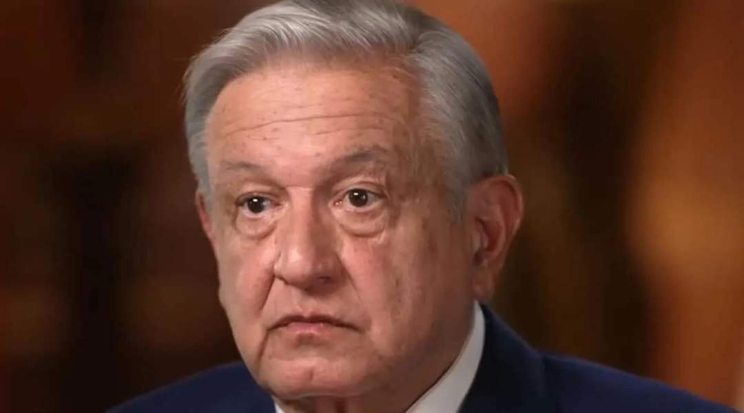 Personal diplomático en Ecuador regresa a México en vuelo comercial.
