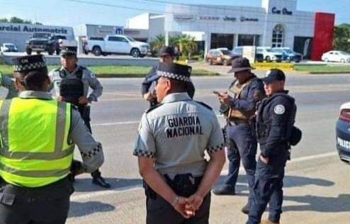 Comando Secuestra a Cuatro Ingenieros en una tienda de productos eléctricos en Tuxpan.