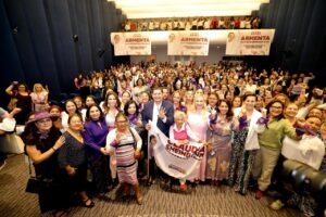 Frente Nacional de Mujeres manifiestan apoyo a Armenta.