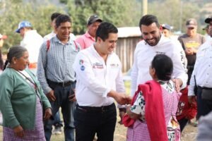 Lorenzo Rivera presenta iniciativas y se reúne con Alfareros