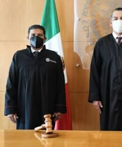 Poder Judicial Premia a juez extorsionador.