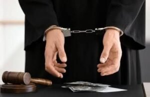 Cambian de lugar a jueces, muchos acusados de corrupción.