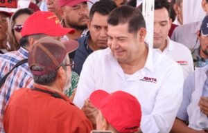Refrenda Armenta atención médica para adultos mayores.
