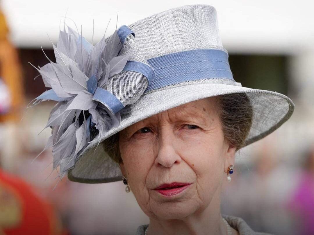 Hospitalizan por Accidente en Caballo a la princesa Ana de Inglaterra, Hermana del Rey Carlos III.