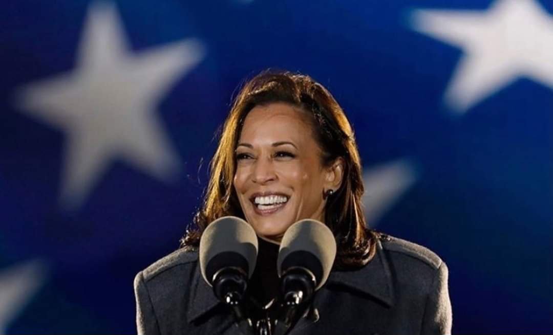 Kamala Harris Calma las Aguas y Dice, “Vamos a ganar”.