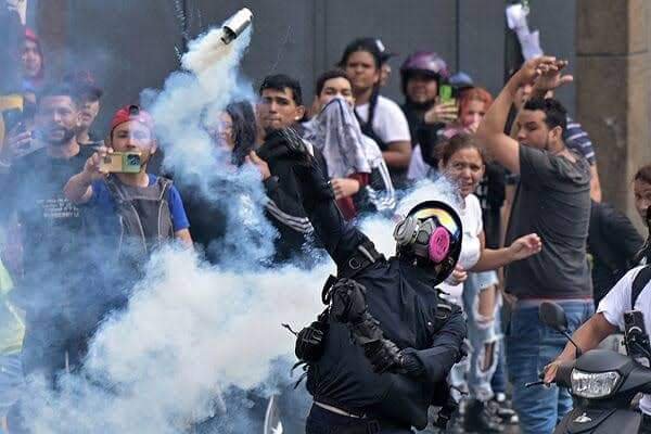 Muertos y Heridos por Protestas en Caracas Después de Elecciones.
