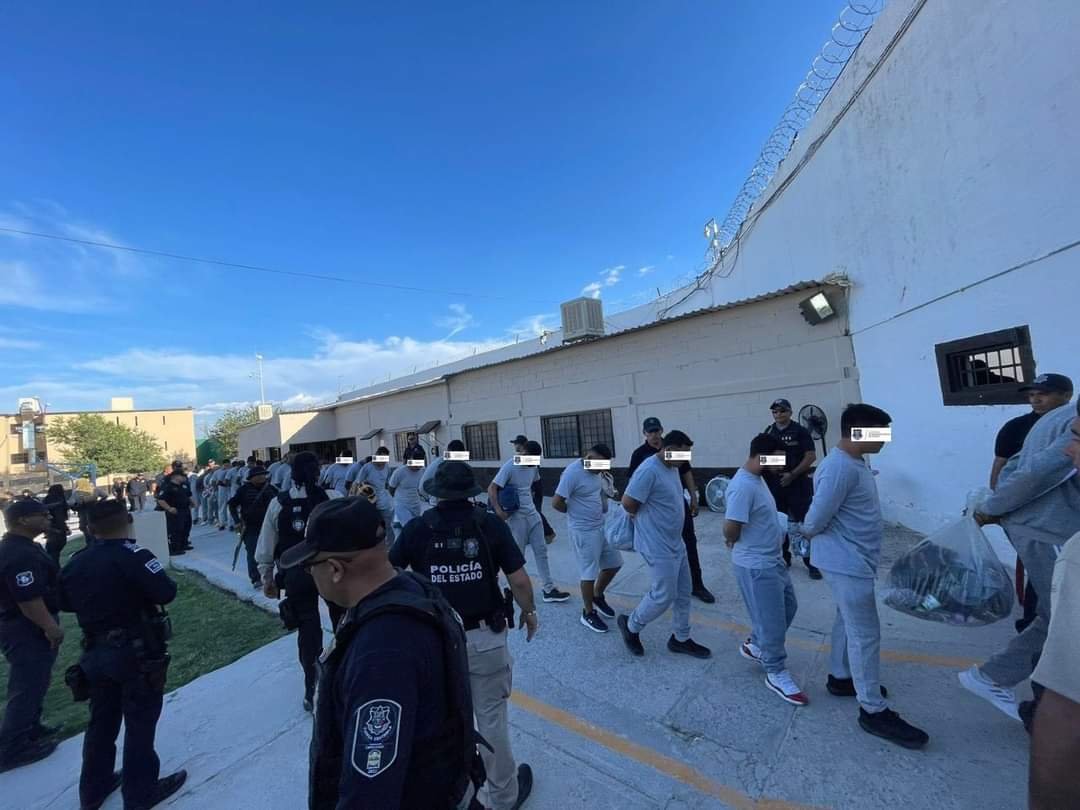 Trasladan a 76 Reclusos del Cereso en Ciudad Juárez Tras Motín.