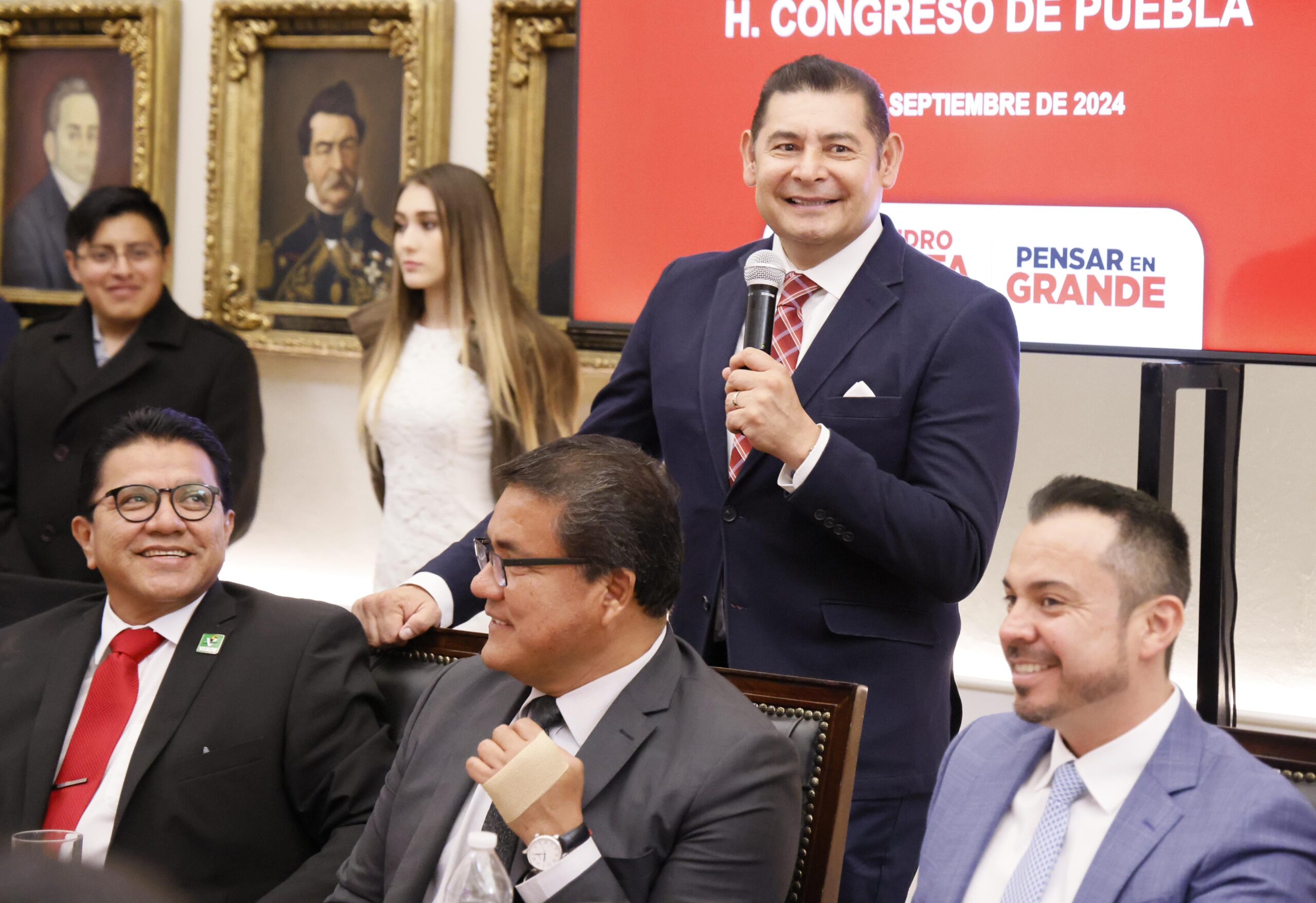 Se comprometen Armenta y Diputados a trabajar juntos por el bien de Puebla.