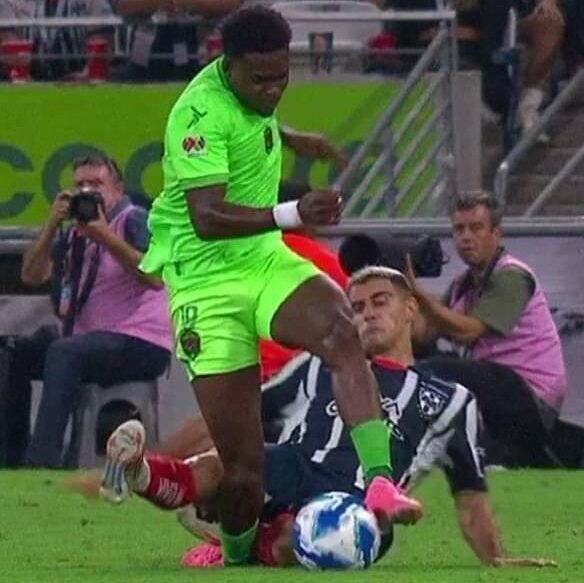 Avilés Hurtado causa baja por el resto del torneo.