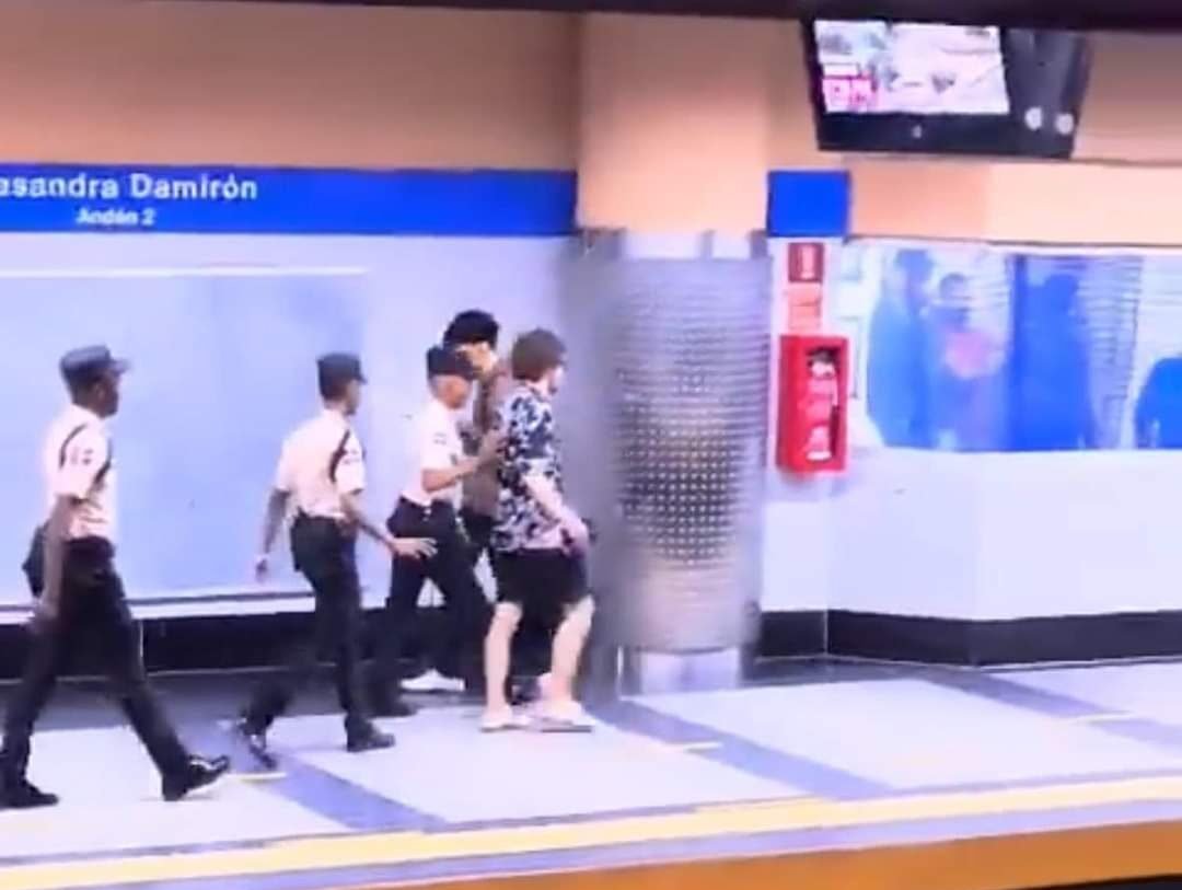 Detienen a Luisito Comunica Por Pasado de Lanza en el Metro de Santo Domingo.