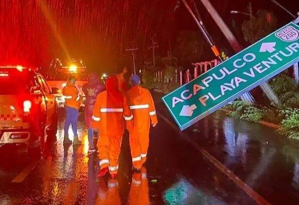 Huracán ‘John’ Dejó sin Luz a más de 98 Mil Usuarios en Guerrero.