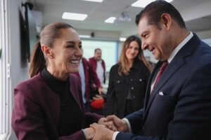 Acompaña Armenta a la primera presidenta de México en toma de protesta.