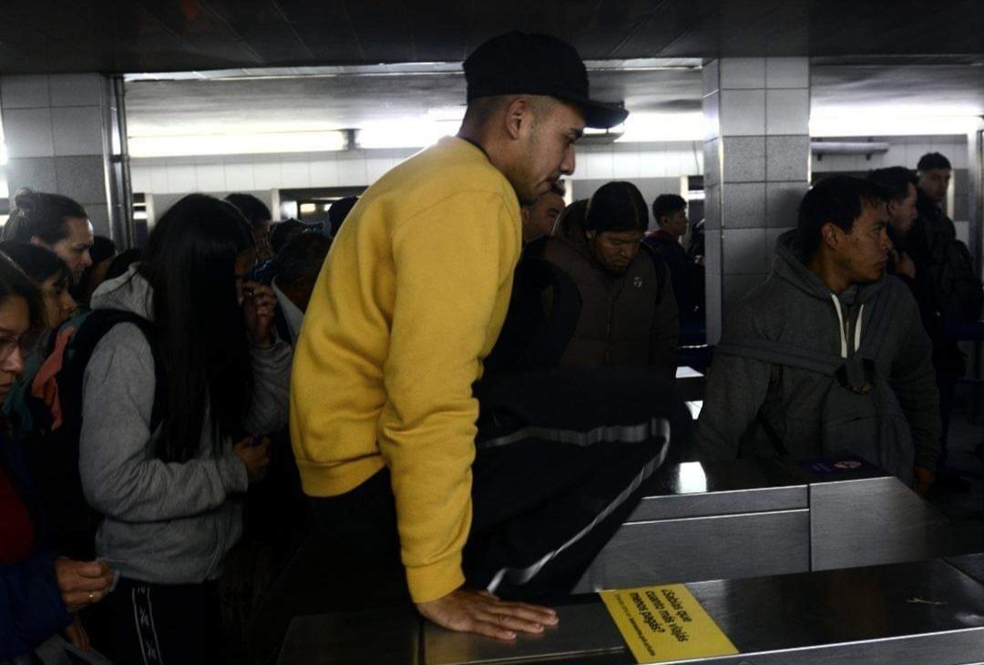 Masivo Apagón Afecta el sur de Buenos Aires, el Metro se Queda a Obscuras.