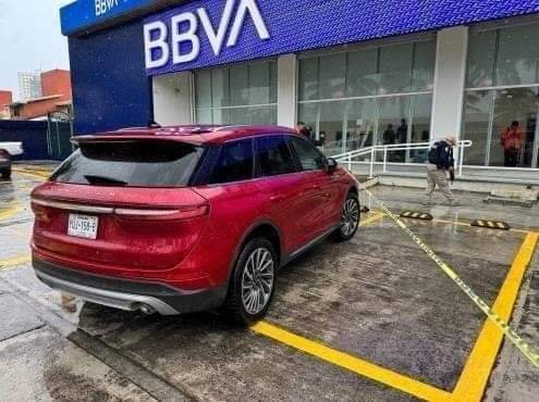Robo en el BBVA de la Central de Abastos, Hombres Armados se Llevan el Botín.
