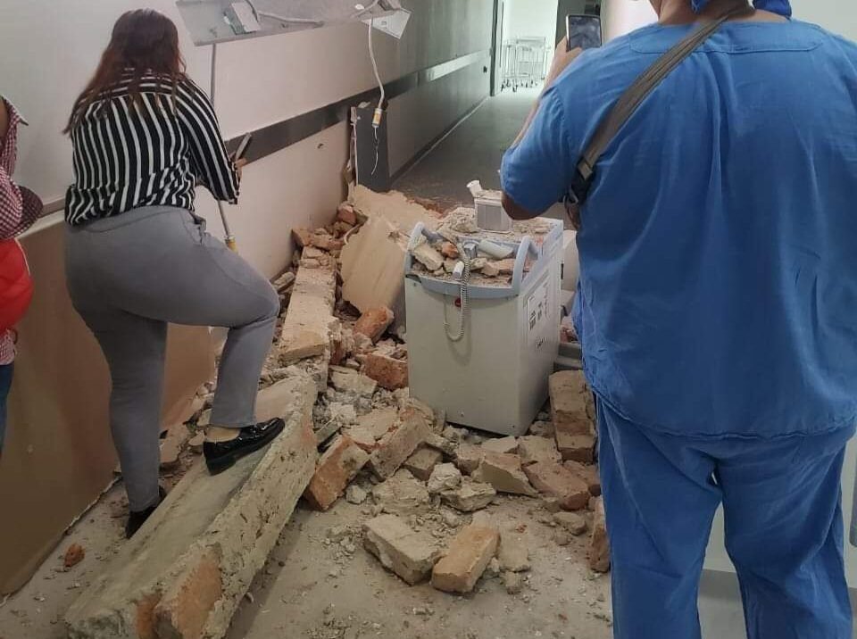 Se Derrumbe el Techo del Hospital General No.89 del IMSS en Guadalajara.