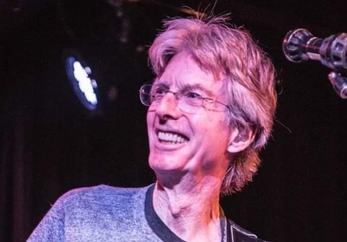 Muere Phil Lesh, Bajista de Grateful Dead; “Deja Tras de sí un Legado de Música”.