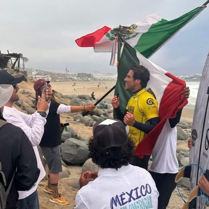 El surfista mexicano Sebastián Williams se convierte en campeón continental.