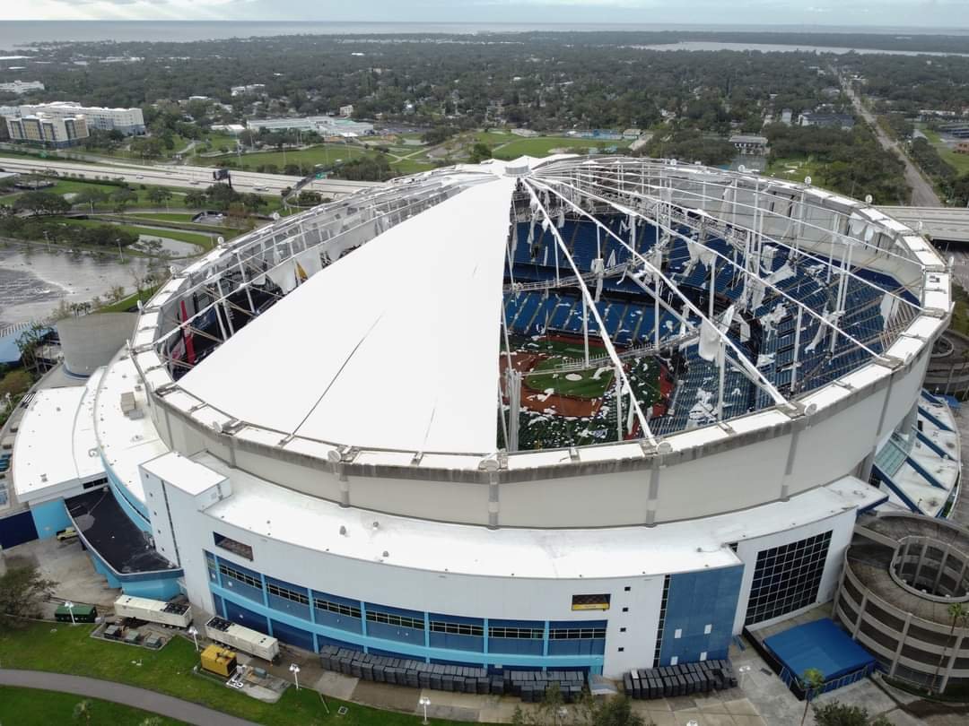 Huracán Milton Desgarra el Techo del Tropicana Field de los Tampa Bay Rays,