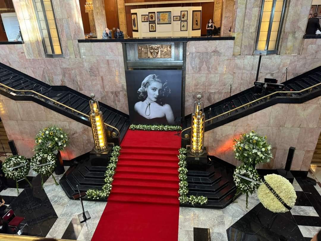Se Cierra el Telon, Silvia Pinal Recibe Merecido Homenaje en Bellas Artes.