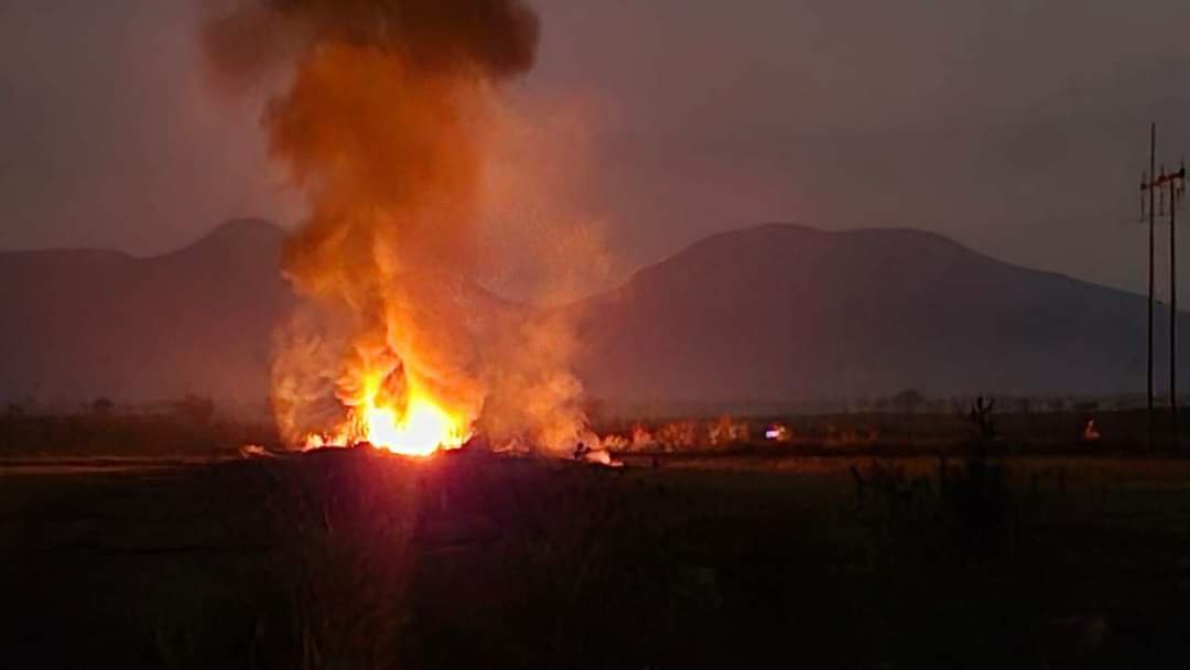 Accidente de Huachicoleros, Estallan dos Camionetas con Combustible Robado en Hidalgo.