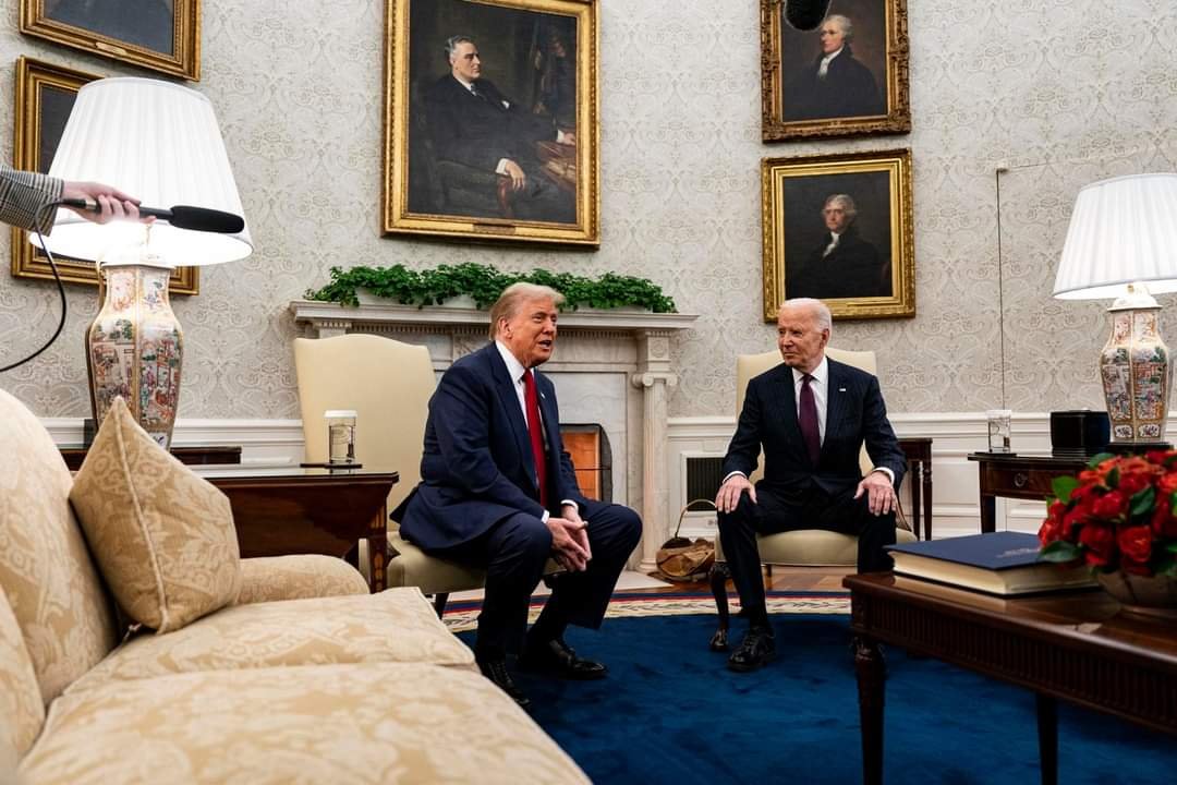 Uno Feliz el Otro no Tanto, Biden y Trump Se Reúnen en la Casa Blanca para Entrega Resepción.