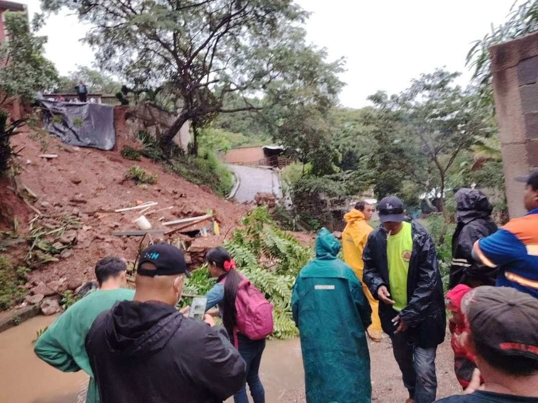 A sacar los Paraguas, se Esperan Aguaceros por Tormenta tropical ‘Sara’ en el Sureste del País.
