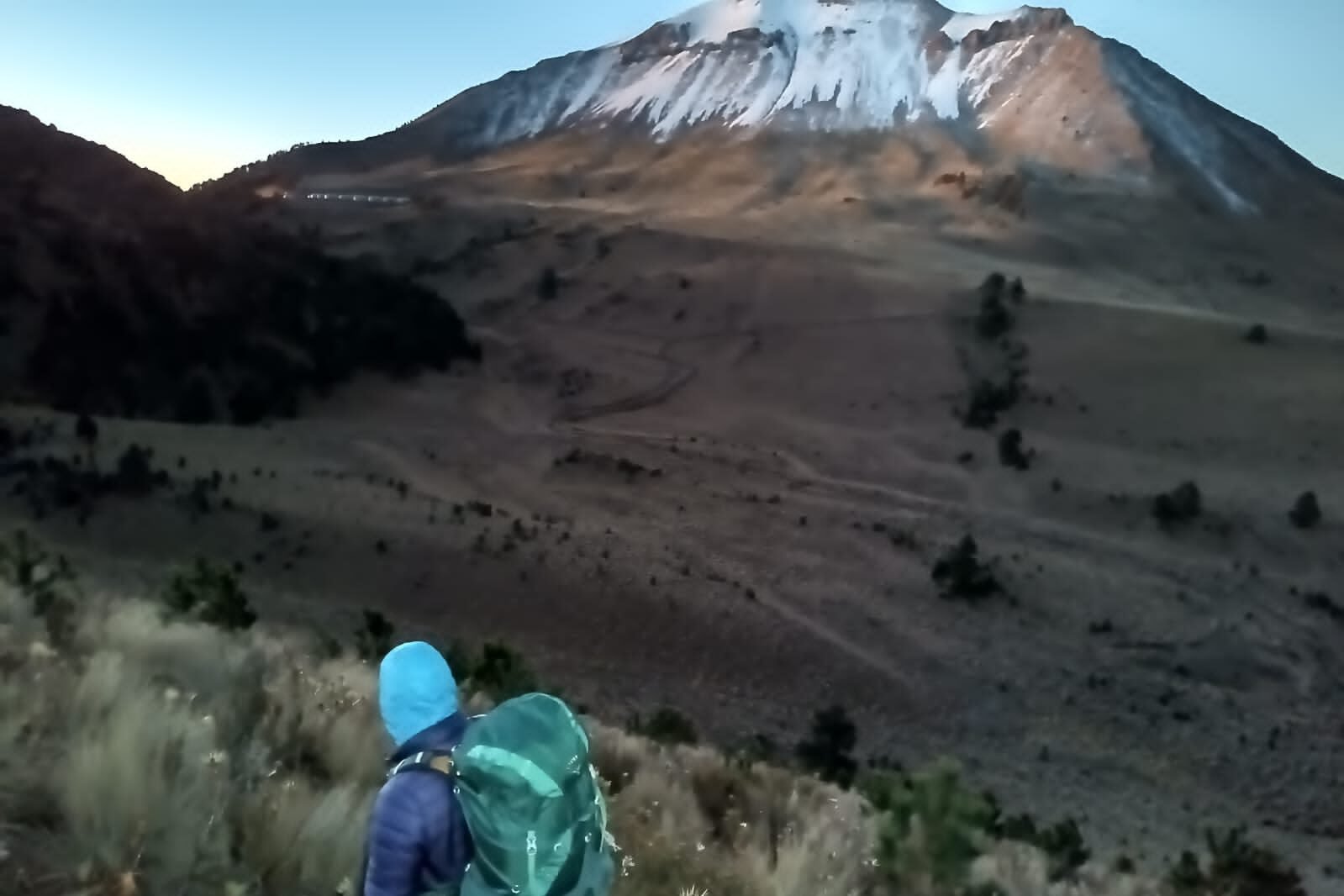 Desaparecen dos hombres en Volcán Citlaltepetl, los encuentran horas después