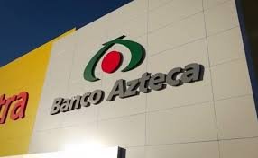 Banco Azteca interpone demanda millonaria contra comunicadores
