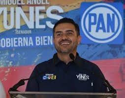 Prostituto de la política dejó al PAN y se integra a MORENA
