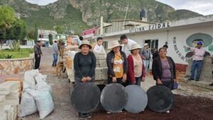Promueve Altosano Granjas Carrroll salud y economía apoyando a familias de alta marginación