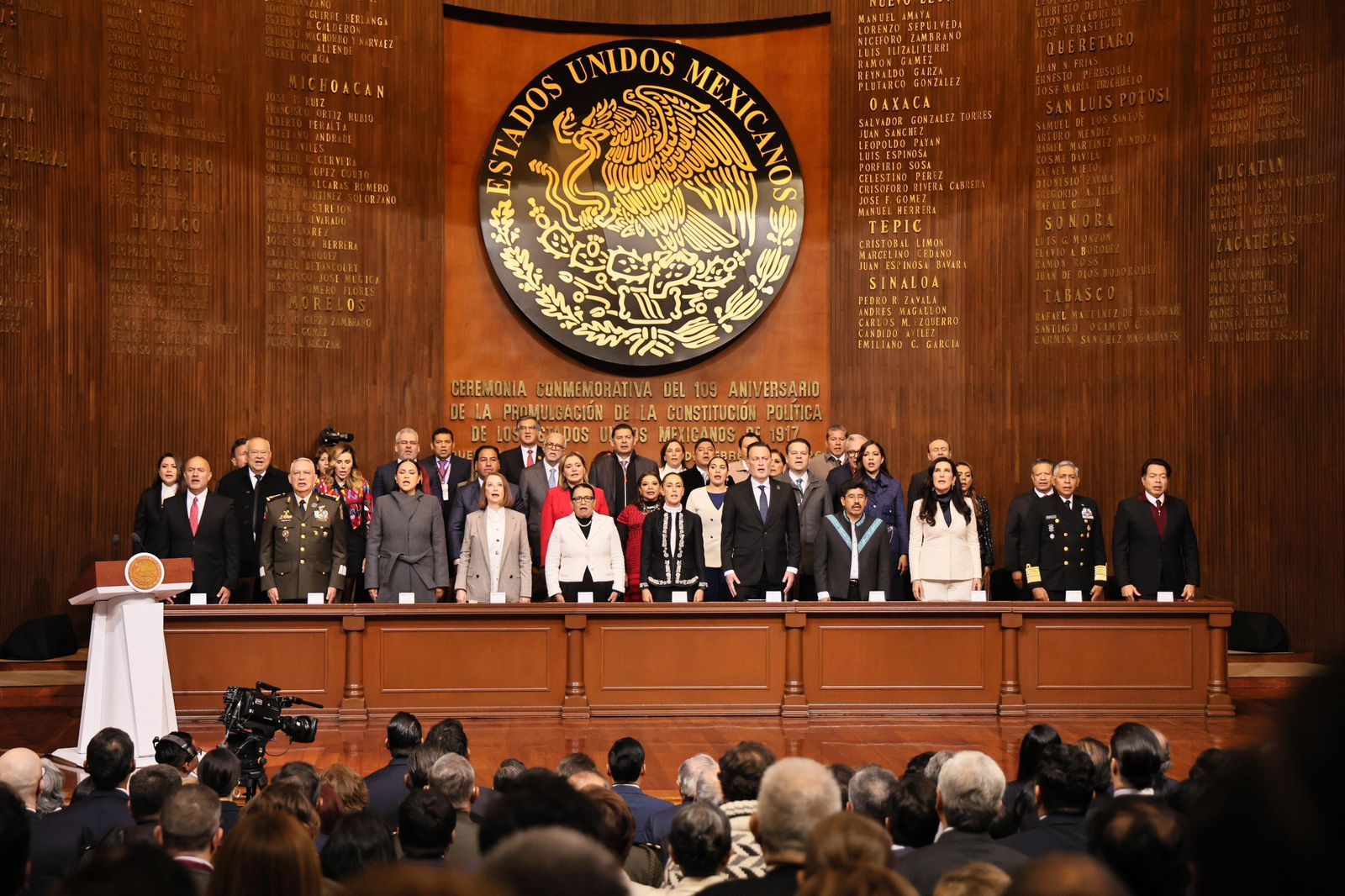 Alejandro Armenta y Claudia Sheinbaum encabezan el 109 aniversario de la Constitución en Querétaro