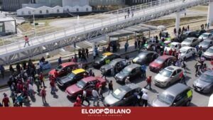 Movilización de la “28 de Octubre” genera caos vial en la Vía Atlixcáyotl