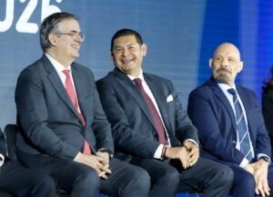 Puebla epicentro de industria textil; Marcelo Ebrard